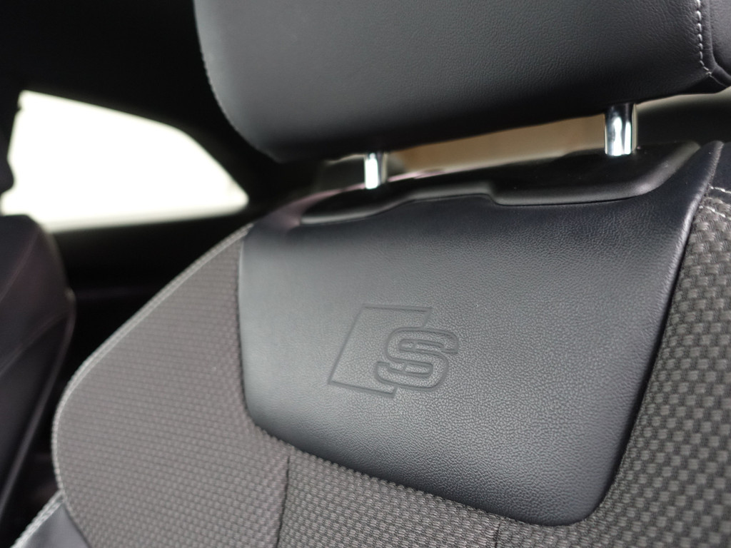 
Audi A5 Coupé 40 TFSI S line Black Optic Aut- Xenon Led, Dynamic Select, Keyless, Sfeerverlichting, Navi, Park Assist vol									