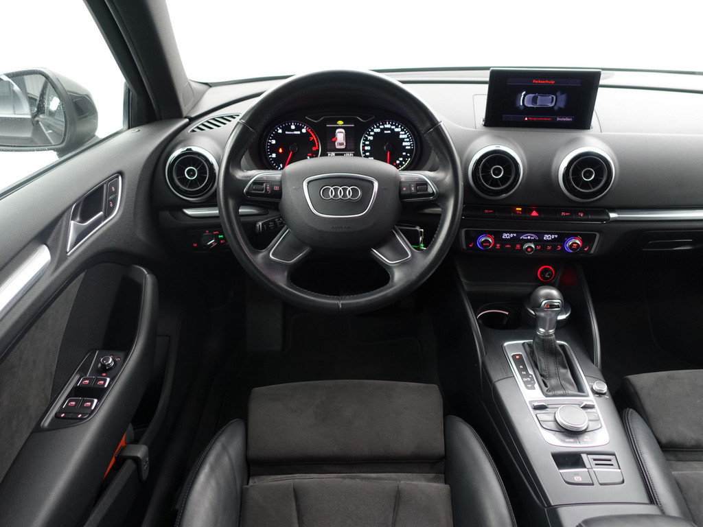 
								Audi A3 Sportback 1.2 TFSI S Line Aut- Xenon Led, Active Lane Assist, Sfeerverlichting, Park Assist, Sport Interieur, Stoelverwarming vol									