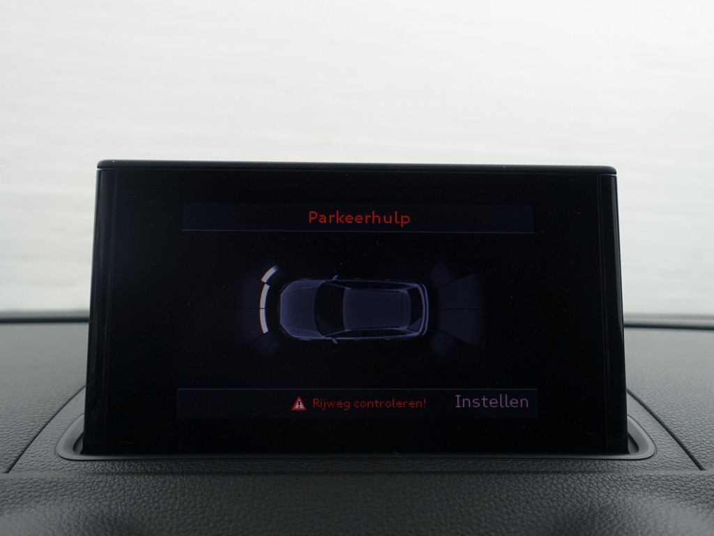 
								Audi A3 Sportback 1.2 TFSI S Line Aut- Xenon Led, Active Lane Assist, Sfeerverlichting, Park Assist, Sport Interieur, Stoelverwarming vol									