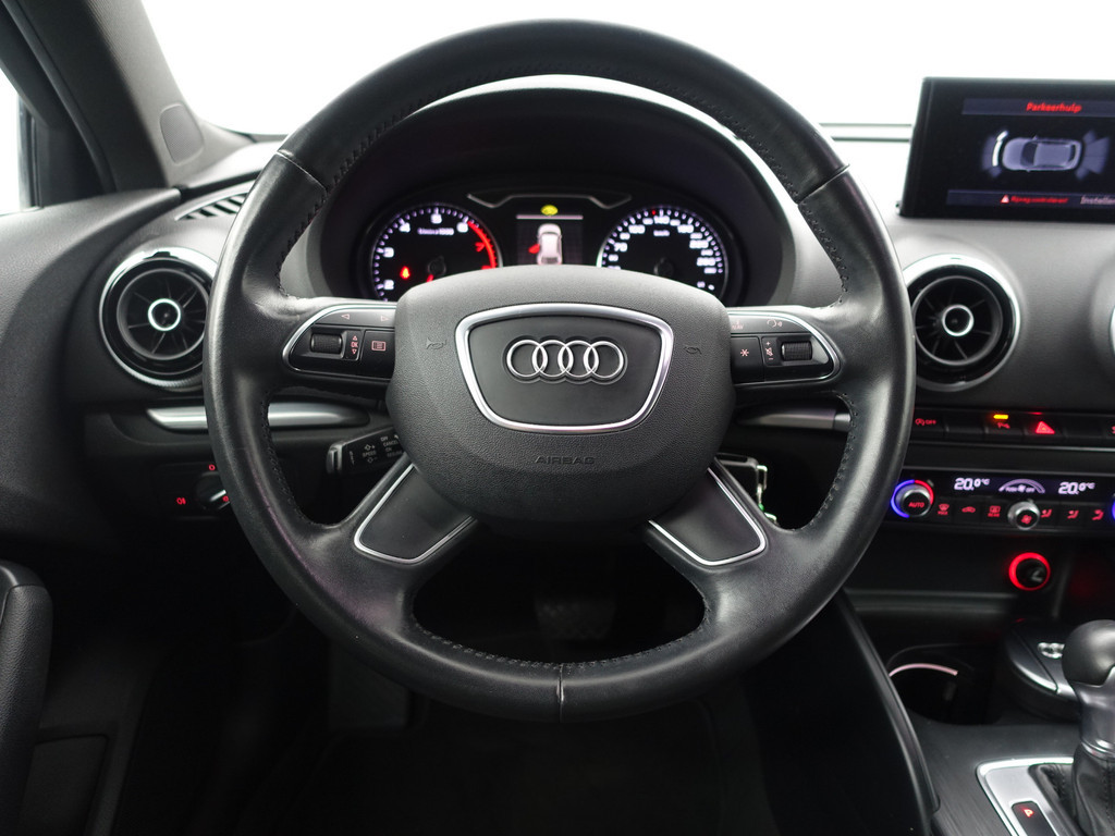 
								Audi A3 Sportback 1.2 TFSI S Line Aut- Xenon Led, Active Lane Assist, Sfeerverlichting, Park Assist, Sport Interieur, Stoelverwarming vol									