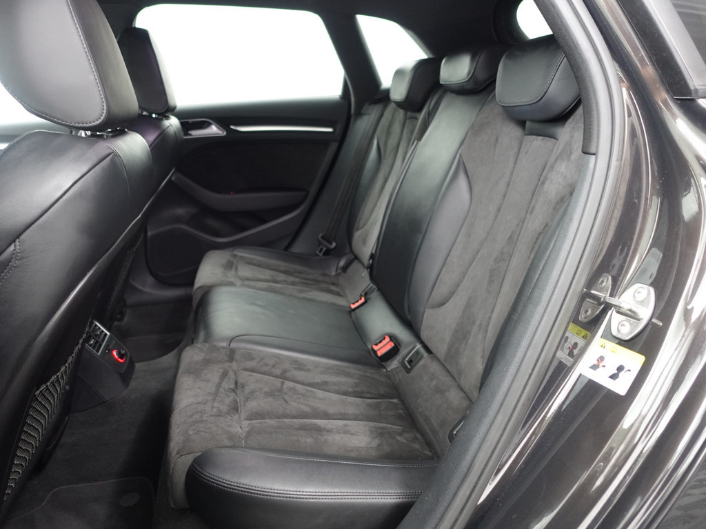 
								Audi A3 Sportback 1.2 TFSI S Line Aut- Xenon Led, Active Lane Assist, Sfeerverlichting, Park Assist, Sport Interieur, Stoelverwarming vol									