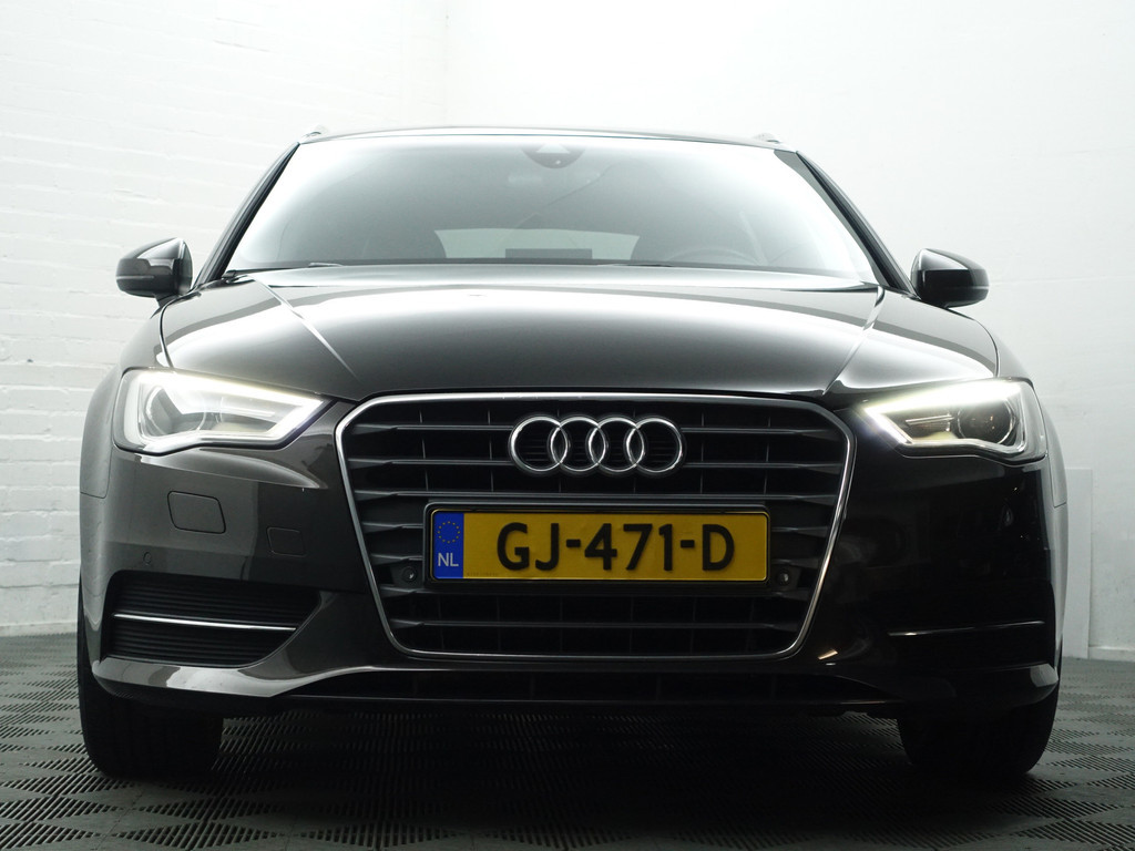 
								Audi A3 Sportback 1.2 TFSI S Line Aut- Xenon Led, Active Lane Assist, Sfeerverlichting, Park Assist, Sport Interieur, Stoelverwarming vol									