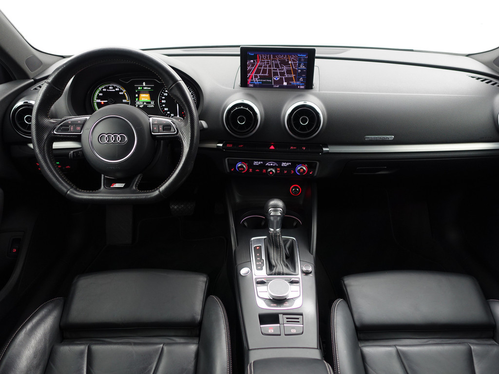 
Audi A3 Sportback 1.4 e-tron S Competition Aut- RS Interieur, Panoramadak, Sfeerverlichting, Xenon Led, Keyless, Standkachel vol									