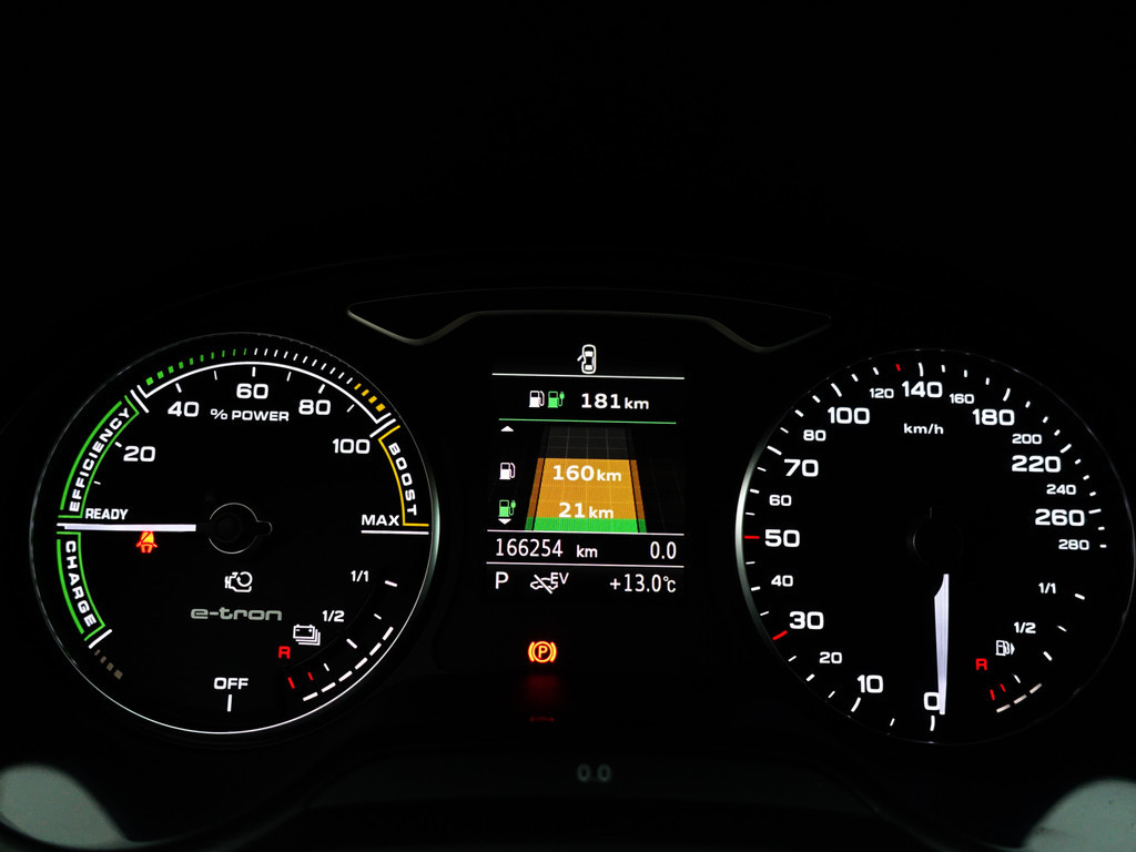 
Audi A3 Sportback 1.4 e-tron S Competition Aut- RS Interieur, Panoramadak, Sfeerverlichting, Xenon Led, Keyless, Standkachel vol									