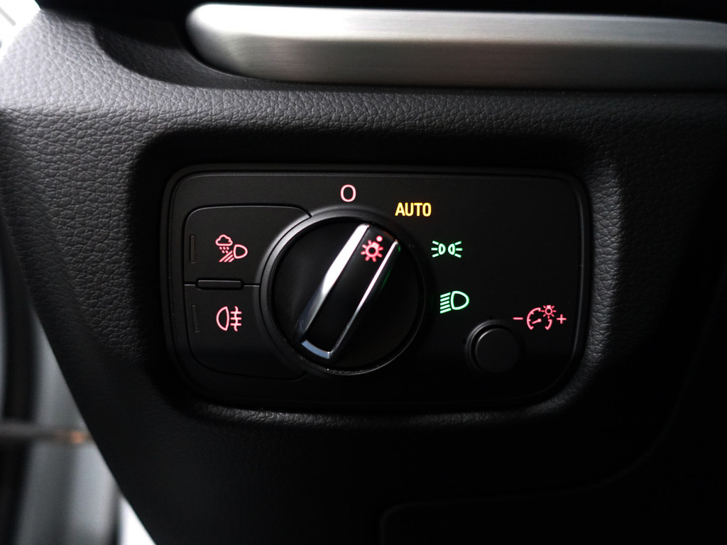 
Audi A3 Sportback 1.4 e-tron S Competition Aut- RS Interieur, Panoramadak, Sfeerverlichting, Xenon Led, Keyless, Standkachel vol									