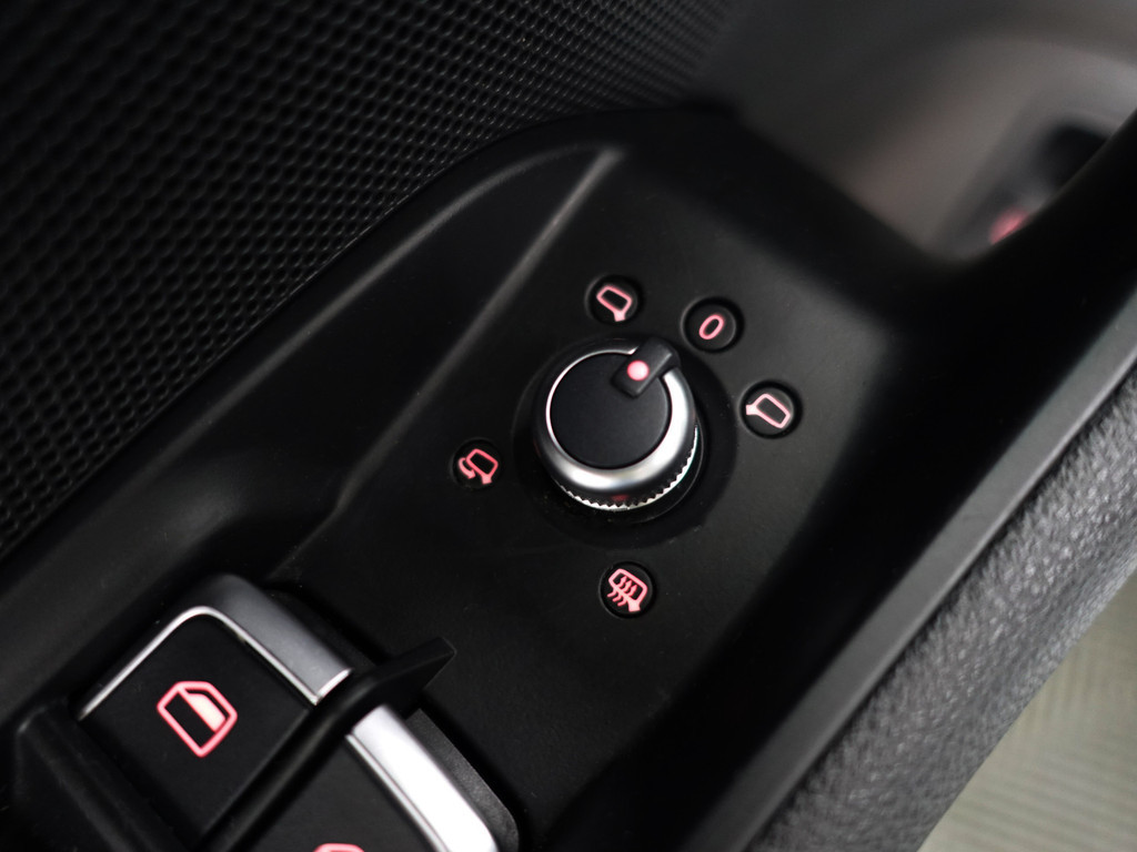 
Audi A3 Sportback 1.4 e-tron S Competition Aut- RS Interieur, Panoramadak, Sfeerverlichting, Xenon Led, Keyless, Standkachel vol									