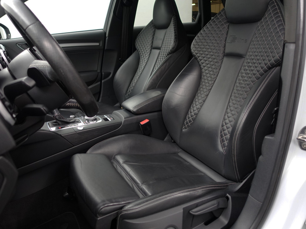 
Audi A3 Sportback 1.4 e-tron S Competition Aut- RS Interieur, Panoramadak, Sfeerverlichting, Xenon Led, Keyless, Standkachel vol									