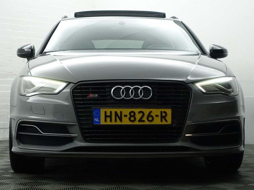 
Audi A3 Sportback 1.4 e-tron S Competition Aut- RS Interieur, Panoramadak, Sfeerverlichting, Xenon Led, Keyless, Standkachel vol									