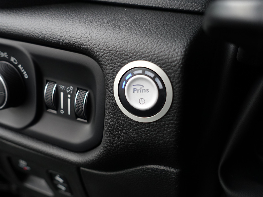 
Dodge Ram 1500 5.7 V8 4×4 Crew Cab Laramie Aut- Prins Onderbouw, Carplay, Alpine Audio, Stoelventilatie, Stuur/Stoelverwarming, Memory vol									