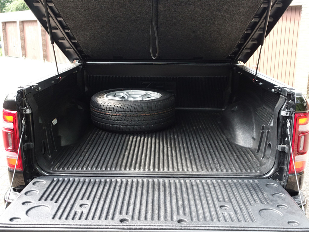 
Dodge Ram 1500 5.7 V8 4×4 Crew Cab Laramie Aut- Prins Onderbouw, Carplay, Alpine Audio, Stoelventilatie, Stuur/Stoelverwarming, Memory vol									