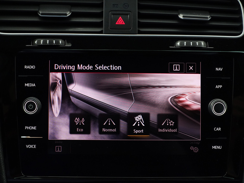 
								Volkswagen Golf 7.5 2.0 TSI GTI Performance Aut- Panoramadak, Virtual Cockpit, Clubsport Interieur, Dynamic Select, Carplay vol									
