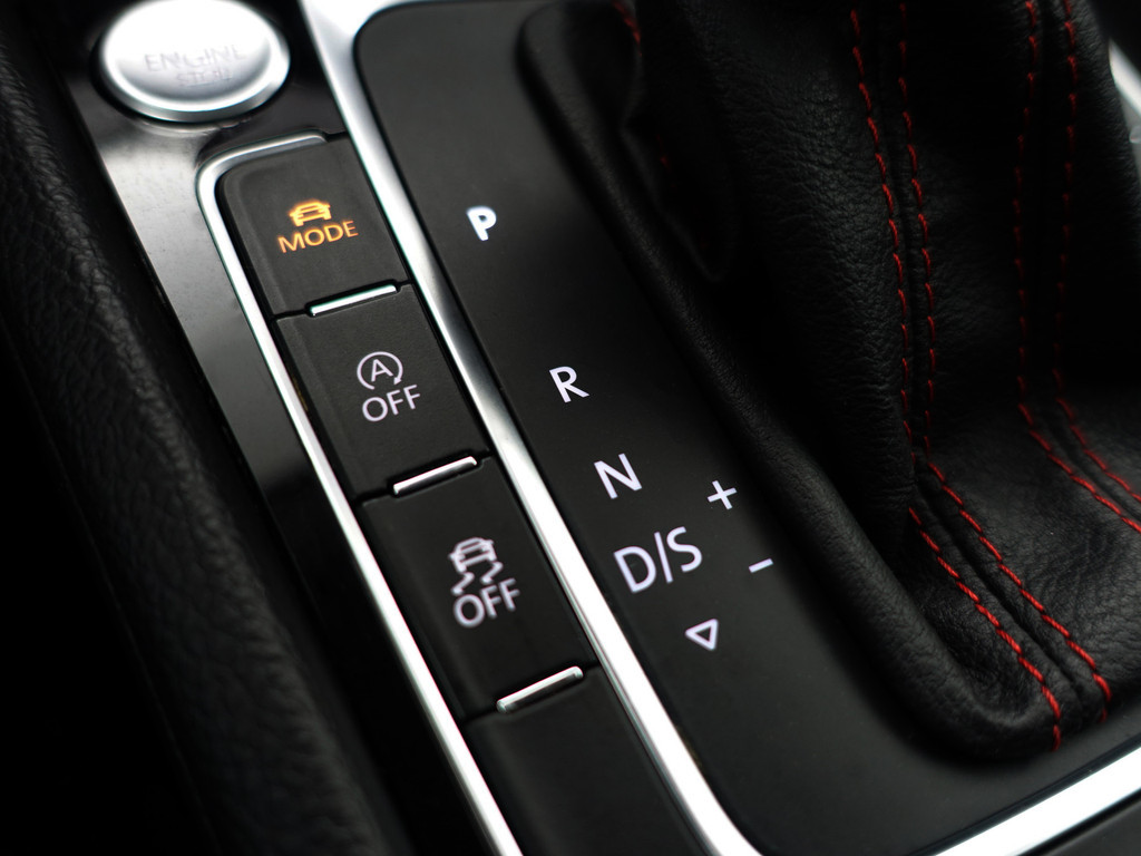 
								Volkswagen Golf 7.5 2.0 TSI GTI Performance Aut- Panoramadak, Virtual Cockpit, Clubsport Interieur, Dynamic Select, Carplay vol									
