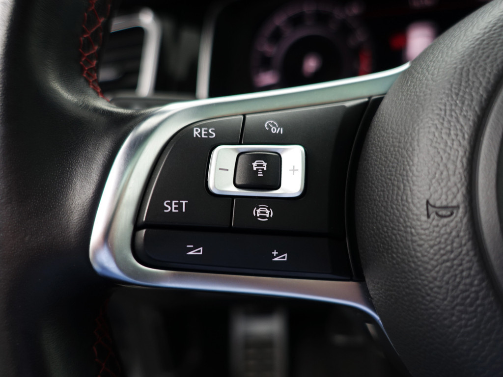 
								Volkswagen Golf 7.5 2.0 TSI GTI Performance Aut- Panoramadak, Virtual Cockpit, Clubsport Interieur, Dynamic Select, Carplay vol									