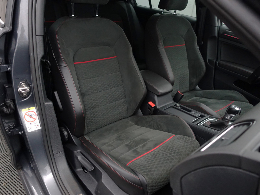 
								Volkswagen Golf 7.5 2.0 TSI GTI Performance Aut- Panoramadak, Virtual Cockpit, Clubsport Interieur, Dynamic Select, Carplay vol									