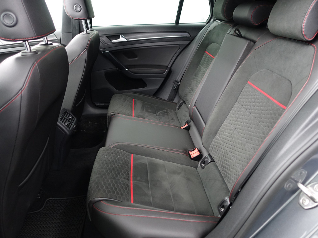 
								Volkswagen Golf 7.5 2.0 TSI GTI Performance Aut- Panoramadak, Virtual Cockpit, Clubsport Interieur, Dynamic Select, Carplay vol									