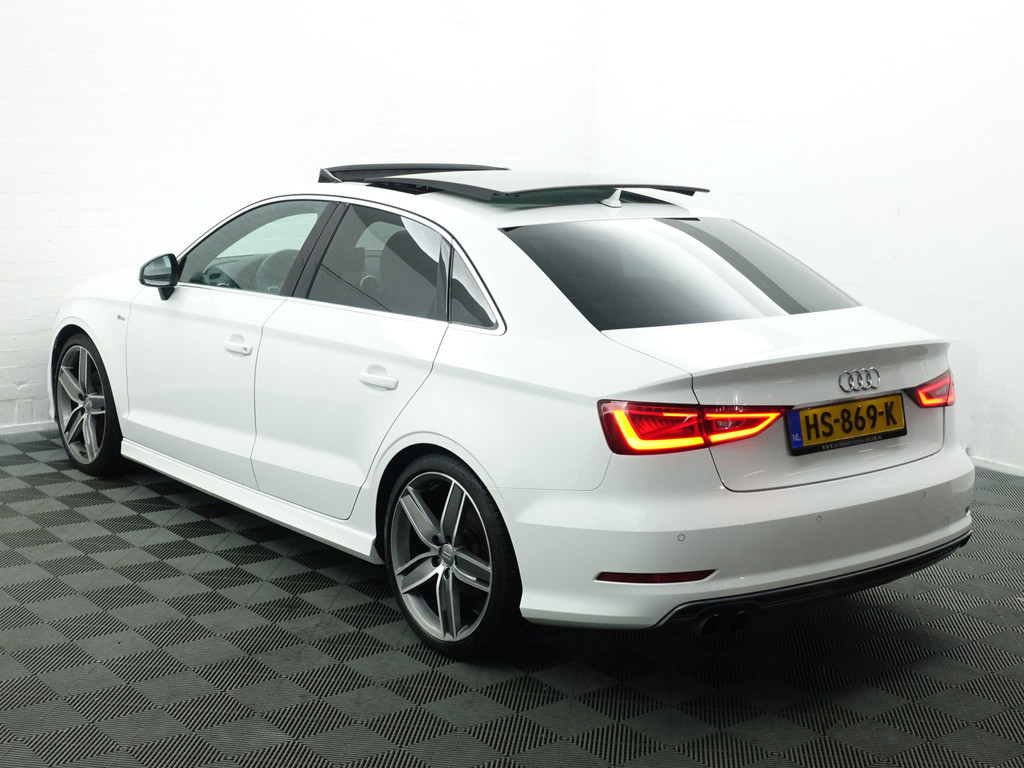 
								Audi A3 Limousine 1.4 TFSI S-line Aut- Panodak, Sport Interieur, Xenon led, Sfeerverlichting, Park Assist, Navi vol									