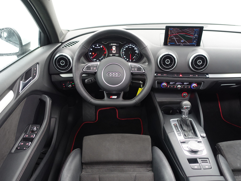 
								Audi A3 Limousine 1.4 TFSI S-line Aut- Panodak, Sport Interieur, Xenon led, Sfeerverlichting, Park Assist, Navi vol									