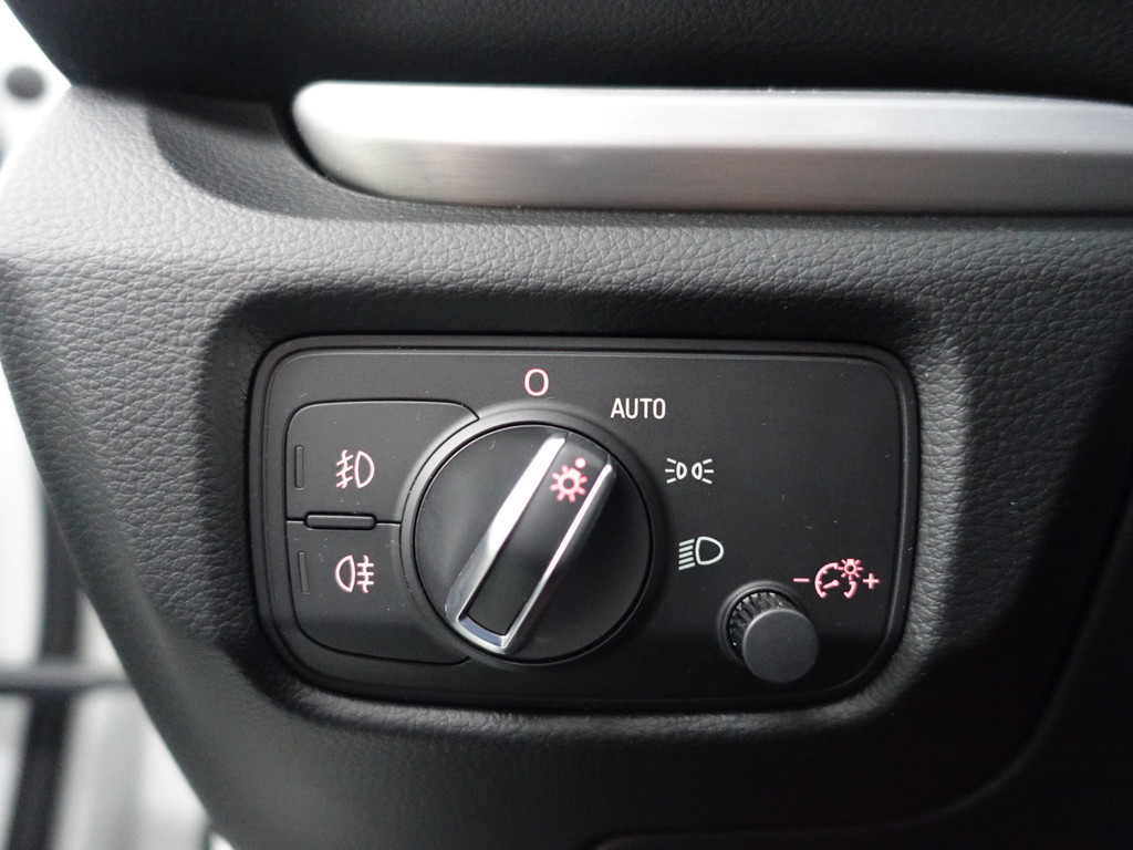 
								Audi A3 Limousine 1.4 TFSI S-line Aut- Panodak, Sport Interieur, Xenon led, Sfeerverlichting, Park Assist, Navi vol									
