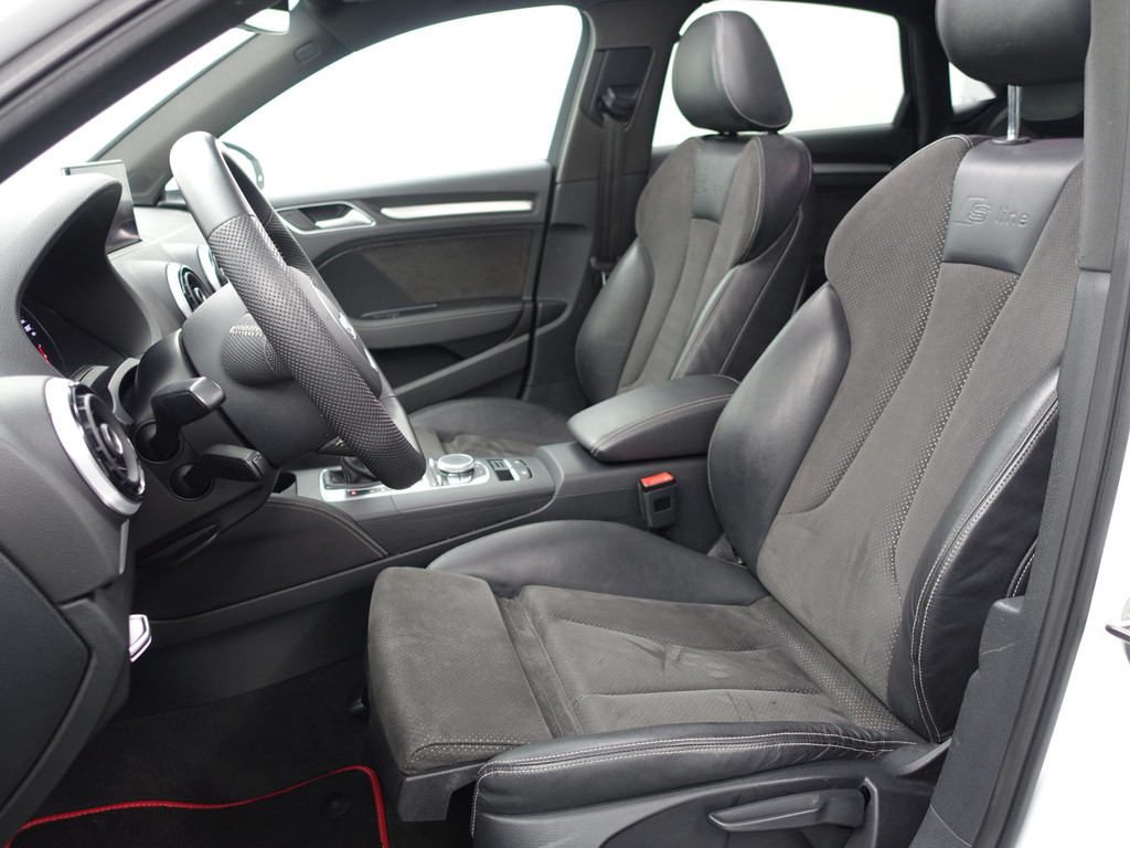 
								Audi A3 Limousine 1.4 TFSI S-line Aut- Panodak, Sport Interieur, Xenon led, Sfeerverlichting, Park Assist, Navi vol									