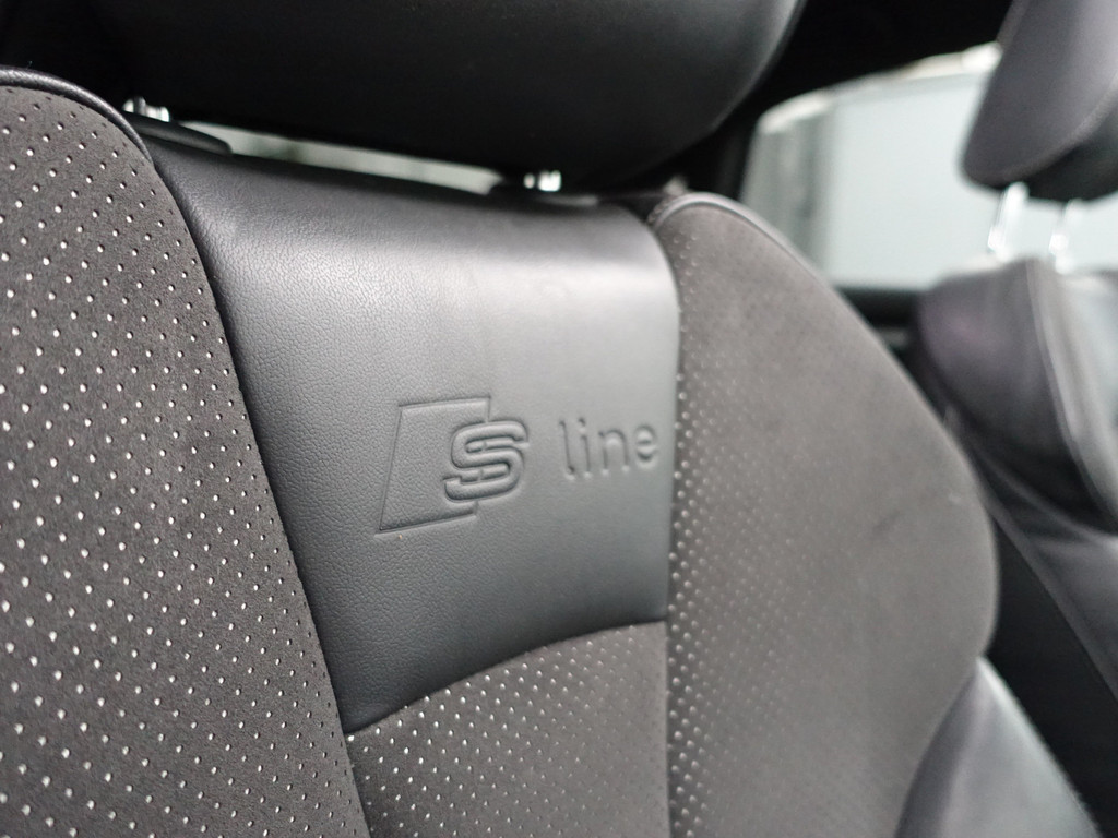 
								Audi A3 Limousine 1.4 TFSI S-line Aut- Panodak, Sport Interieur, Xenon led, Sfeerverlichting, Park Assist, Navi vol									