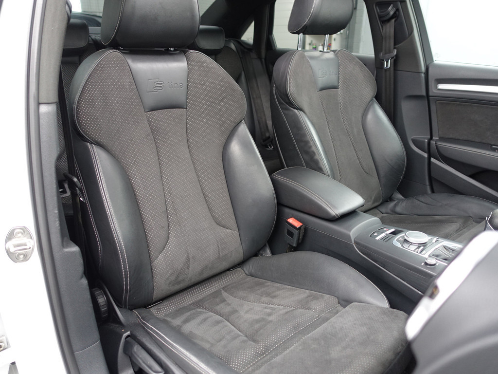 
								Audi A3 Limousine 1.4 TFSI S-line Aut- Panodak, Sport Interieur, Xenon led, Sfeerverlichting, Park Assist, Navi vol									
