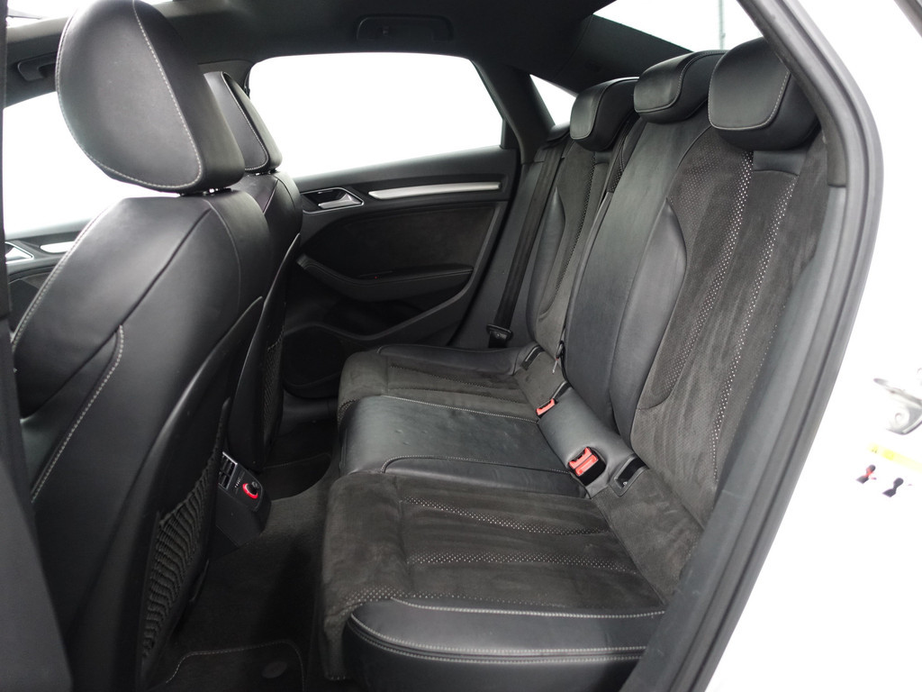 
								Audi A3 Limousine 1.4 TFSI S-line Aut- Panodak, Sport Interieur, Xenon led, Sfeerverlichting, Park Assist, Navi vol									