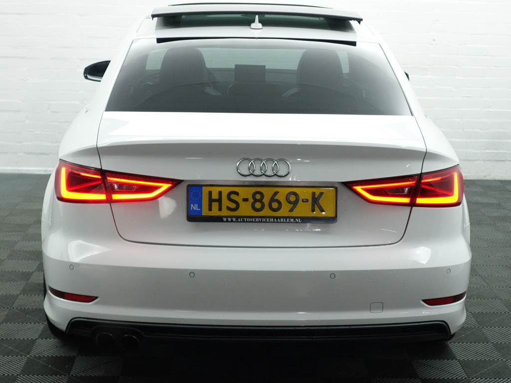 
								Audi A3 Limousine 1.4 TFSI S-line Aut- Panodak, Sport Interieur, Xenon led, Sfeerverlichting, Park Assist, Navi vol									