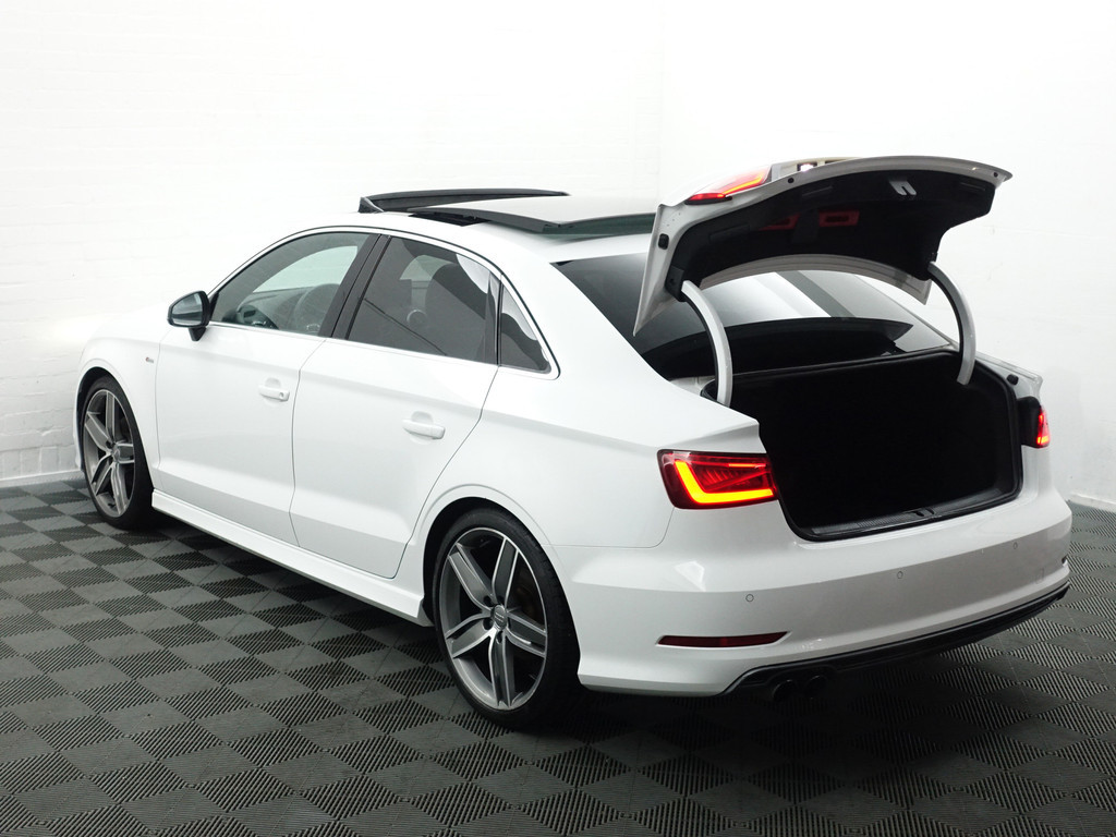 
								Audi A3 Limousine 1.4 TFSI S-line Aut- Panodak, Sport Interieur, Xenon led, Sfeerverlichting, Park Assist, Navi vol									