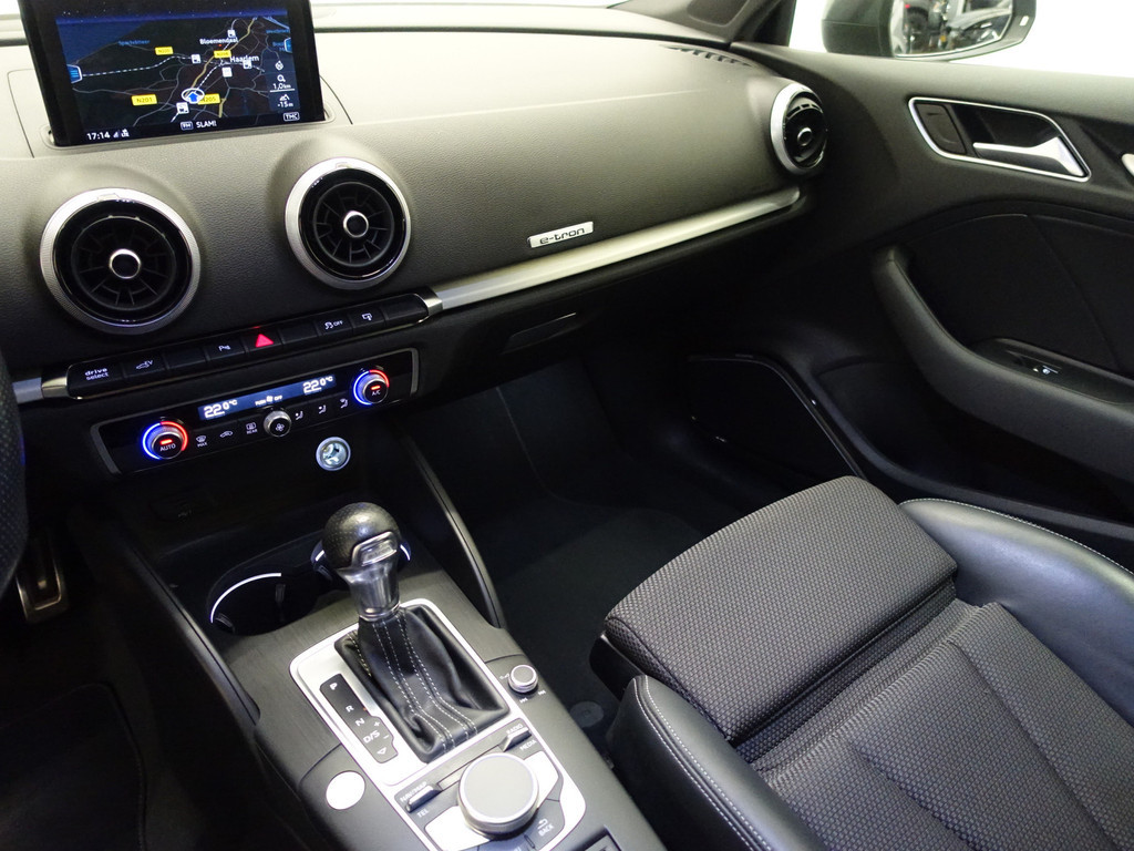 
Audi A3 Sportback 1.4 e-tron Pro LineS S-line Aut- Facelift, Virtual Cockpit, Sport Interieur, Xenon led Matrix, Bang Olufsen, Keyless vol									