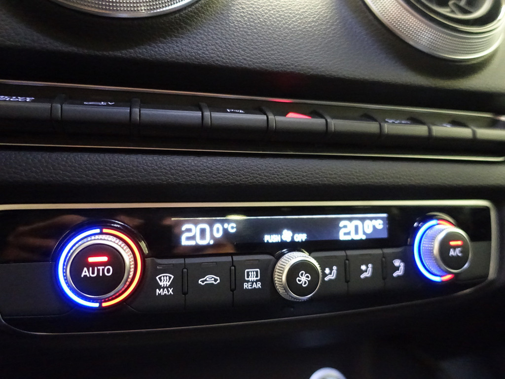 
Audi A3 Sportback 1.4 e-tron Pro LineS S-line Aut- Facelift, Virtual Cockpit, Sport Interieur, Xenon led Matrix, Bang Olufsen, Keyless vol									