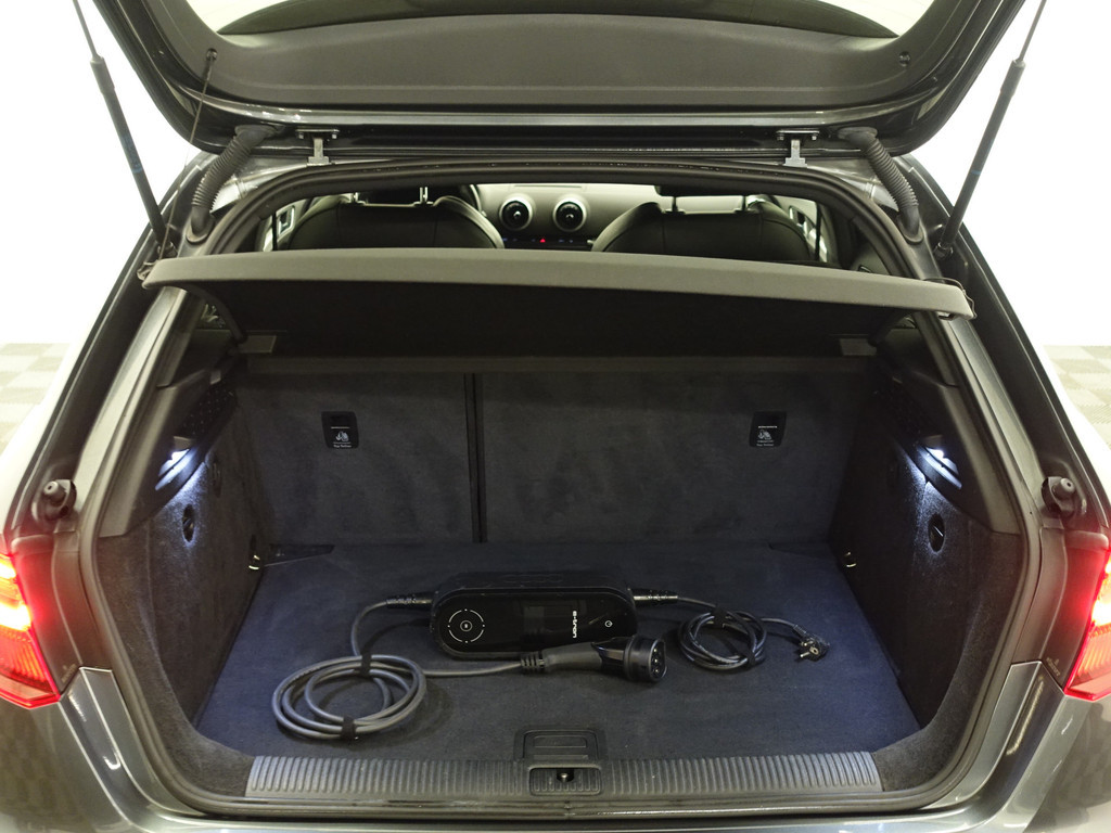 
Audi A3 Sportback 1.4 e-tron Pro LineS S-line Aut- Facelift, Virtual Cockpit, Sport Interieur, Xenon led Matrix, Bang Olufsen, Keyless vol									