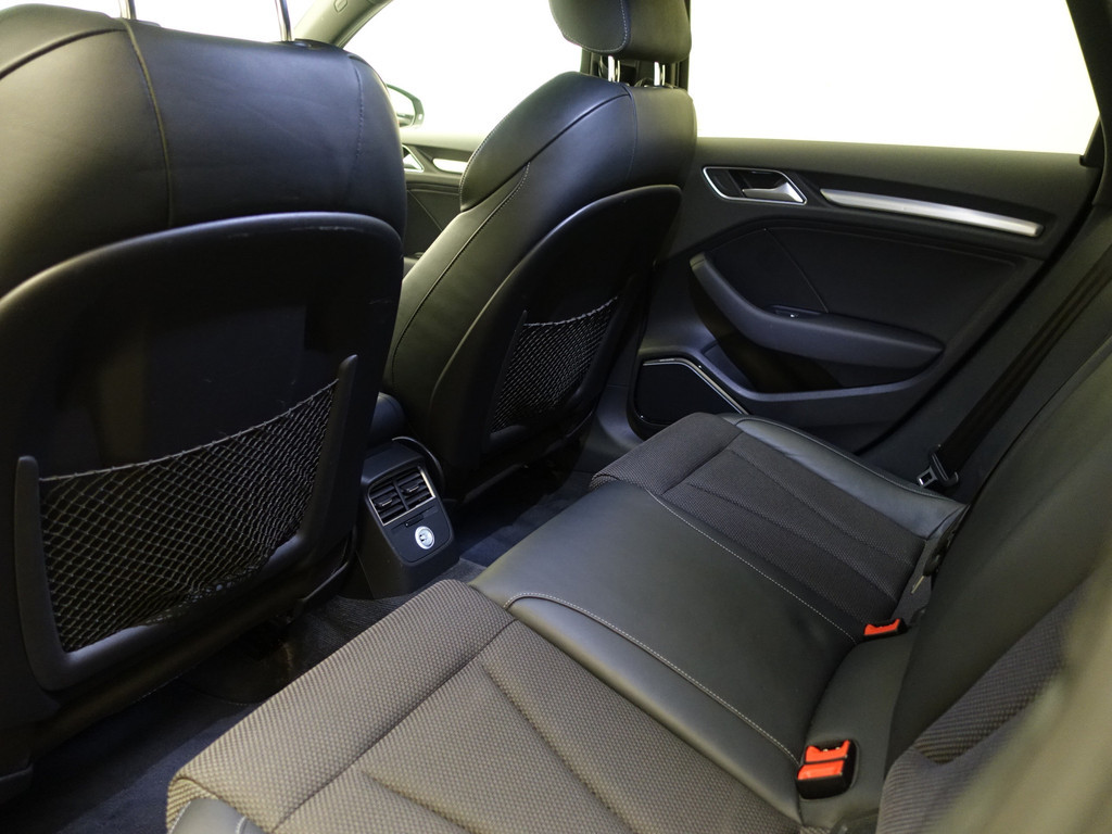 
Audi A3 Sportback 1.4 e-tron Pro LineS S-line Aut- Facelift, Virtual Cockpit, Sport Interieur, Xenon led Matrix, Bang Olufsen, Keyless vol									