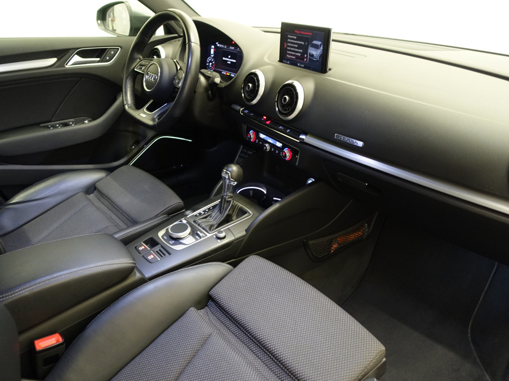 
Audi A3 Sportback 1.4 e-tron Pro LineS S-line Aut- Facelift, Virtual Cockpit, Sport Interieur, Xenon led Matrix, Bang Olufsen, Keyless vol									