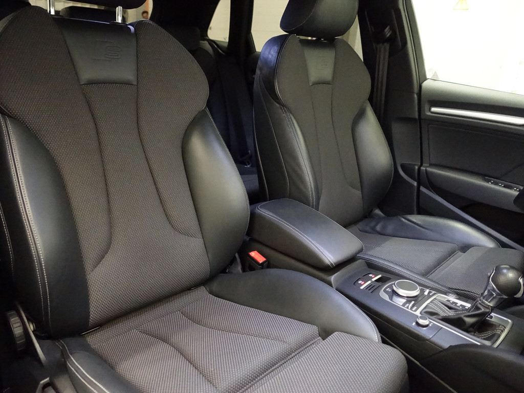 
Audi A3 Sportback 1.4 e-tron Pro LineS S-line Aut- Facelift, Virtual Cockpit, Sport Interieur, Xenon led Matrix, Bang Olufsen, Keyless vol									