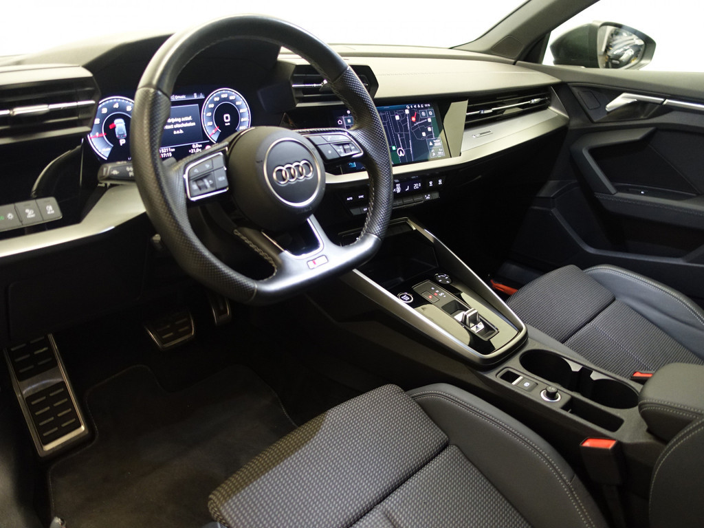 
Audi A3 Sportback 30 TFSI S line Black Optic Aut- Sport Interieur, Virtual Cockpit, Xenon Led, Park Assist, Keyless vol									
