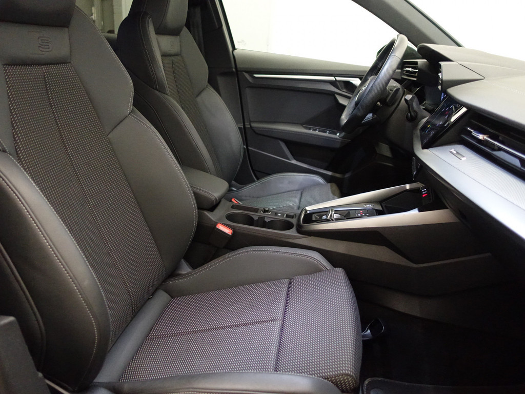 
Audi A3 Sportback 30 TFSI S line Black Optic Aut- Sport Interieur, Virtual Cockpit, Xenon Led, Park Assist, Keyless vol									