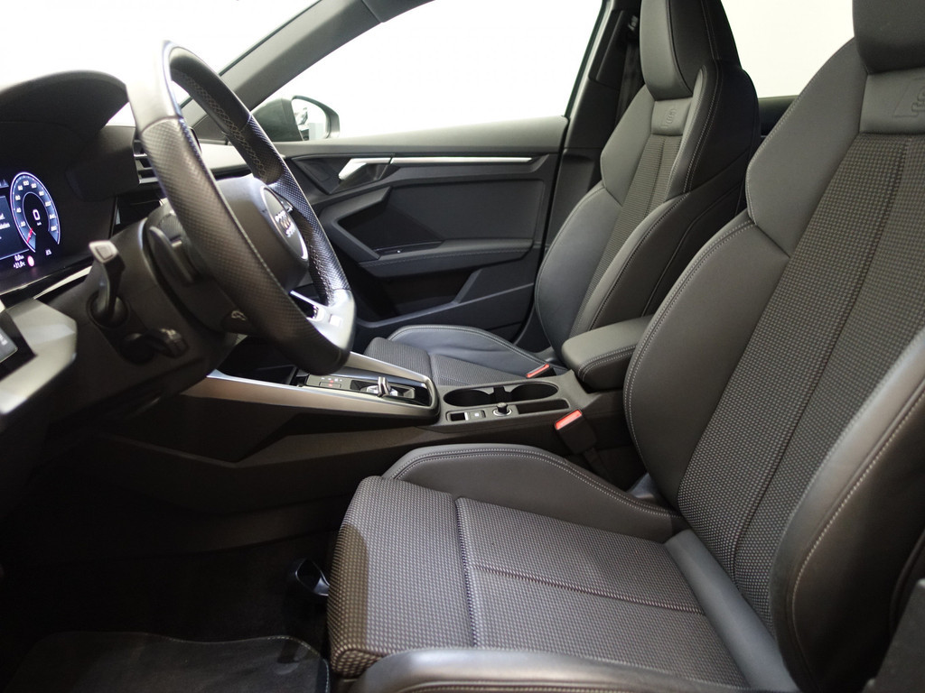 
Audi A3 Sportback 30 TFSI S line Black Optic Aut- Sport Interieur, Virtual Cockpit, Xenon Led, Park Assist, Keyless vol									