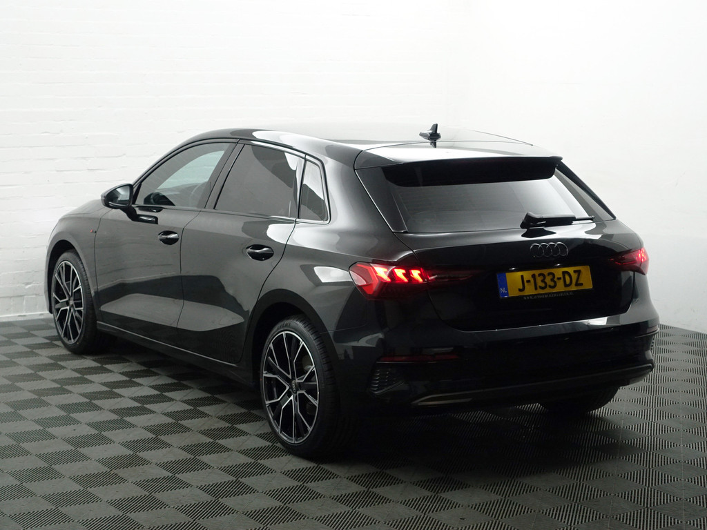 
								Audi A3 Sportback 35 TFSI S Competition Aut- Sport Interieur, Sfeerverlichting, Xenon Led Matrix, CarPlay, Park Assist, Keyless vol									