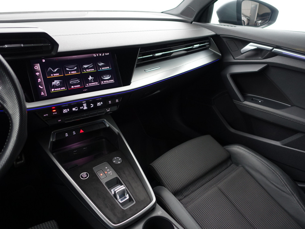 
								Audi A3 Sportback 35 TFSI S Competition Aut- Sport Interieur, Sfeerverlichting, Xenon Led Matrix, CarPlay, Park Assist, Keyless vol									