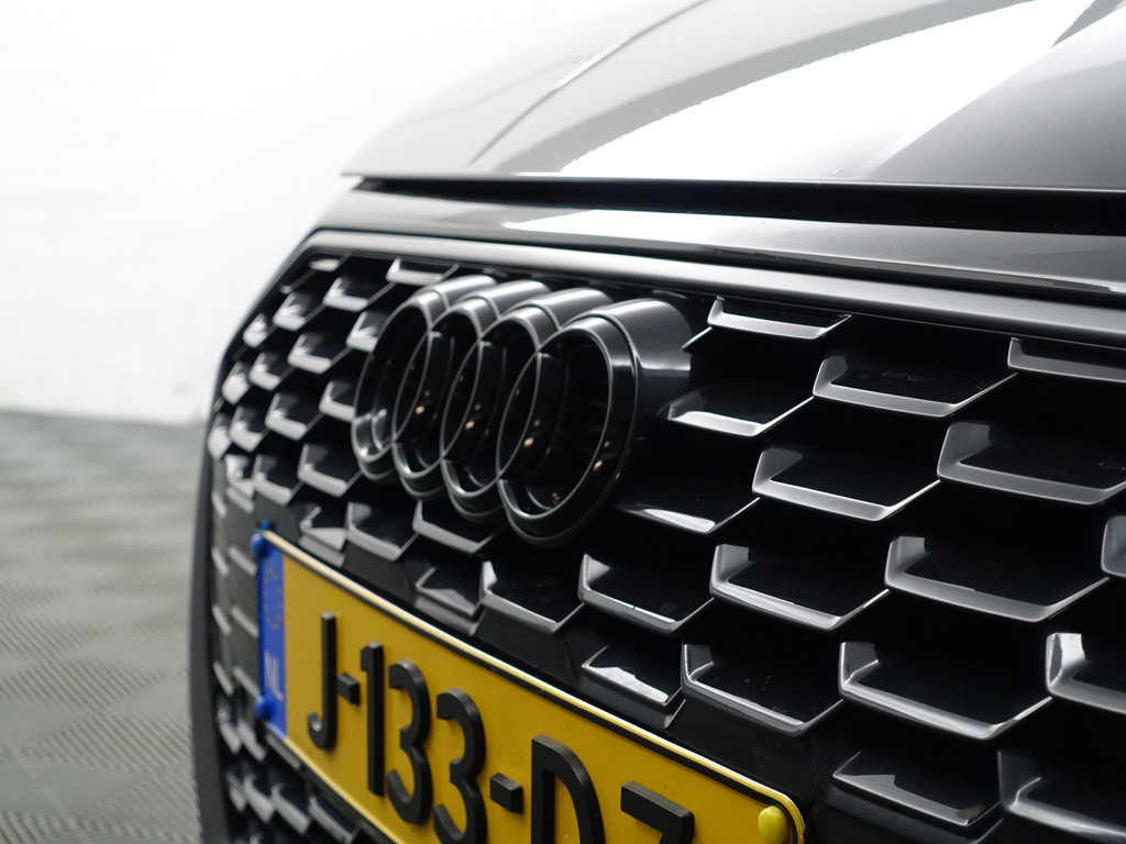 
								Audi A3 Sportback 35 TFSI S Competition Aut- Sport Interieur, Sfeerverlichting, Xenon Led Matrix, CarPlay, Park Assist, Keyless vol									