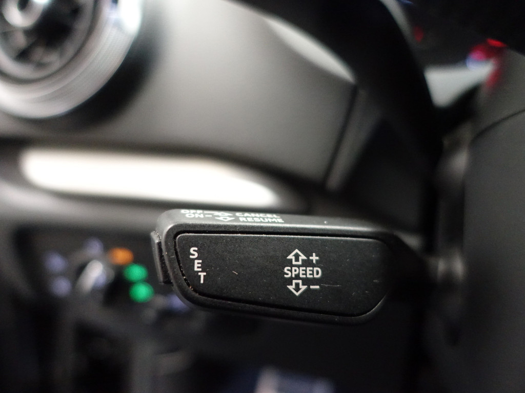 
Audi A3 Sportback 1.0 TFSI S line- Sport Leder, Xenon Led, Clima, Navi, Cruise, Dynamic Select vol									