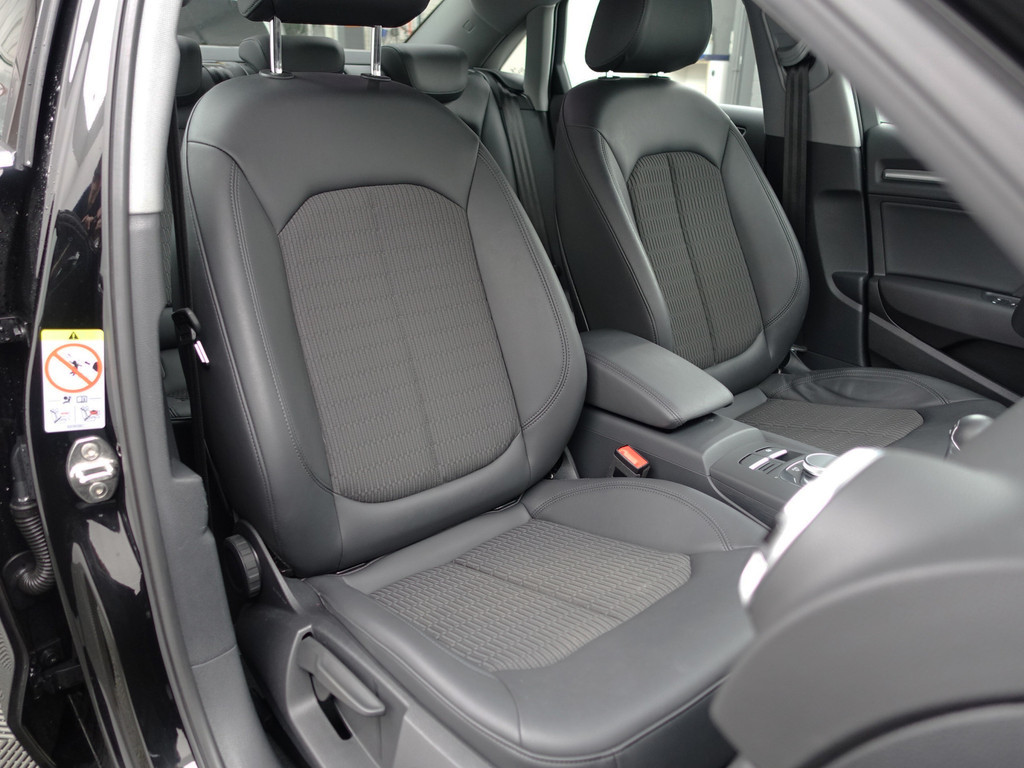 
								Audi A3 Limousine 30 TFSI Pro Line S Aut- Virtual Cockpit, Ada Cruise, Xenon Led, Keyless, Park Assist, Sfeerverlichting vol									