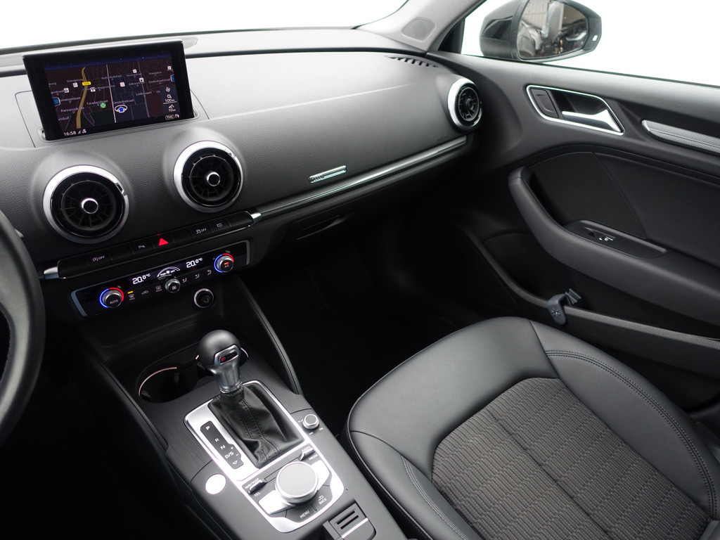 
								Audi A3 Limousine 30 TFSI Pro Line S Aut- Virtual Cockpit, Ada Cruise, Xenon Led, Keyless, Park Assist, Sfeerverlichting vol									