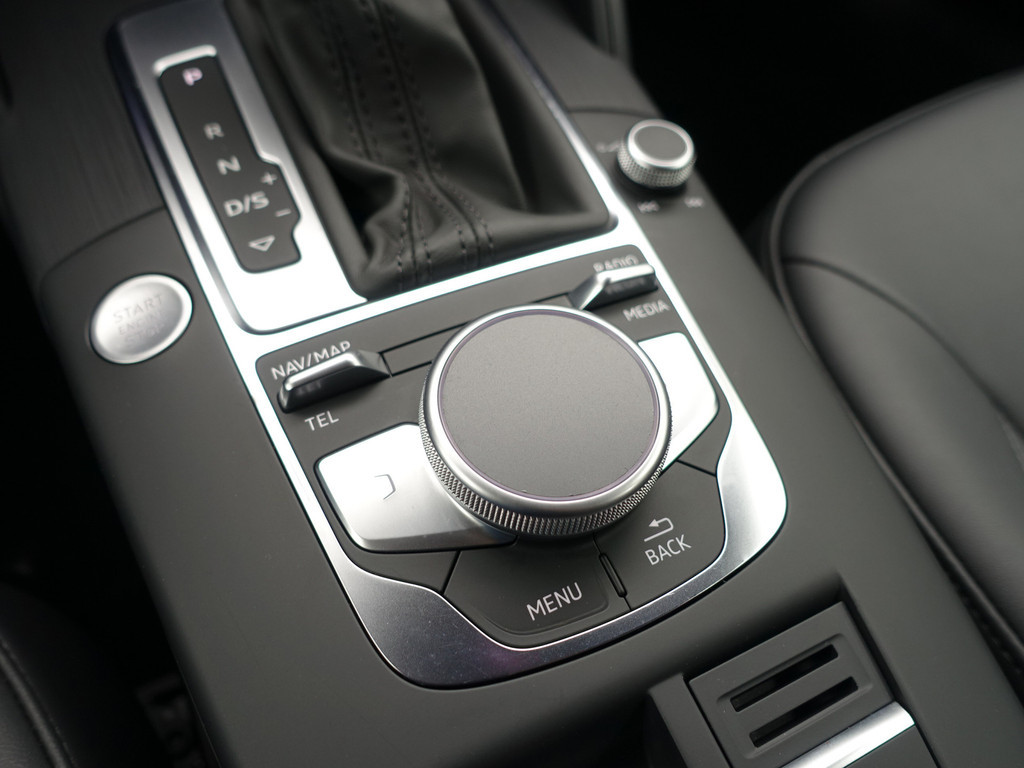 
								Audi A3 Limousine 30 TFSI Pro Line S Aut- Virtual Cockpit, Ada Cruise, Xenon Led, Keyless, Park Assist, Sfeerverlichting vol									