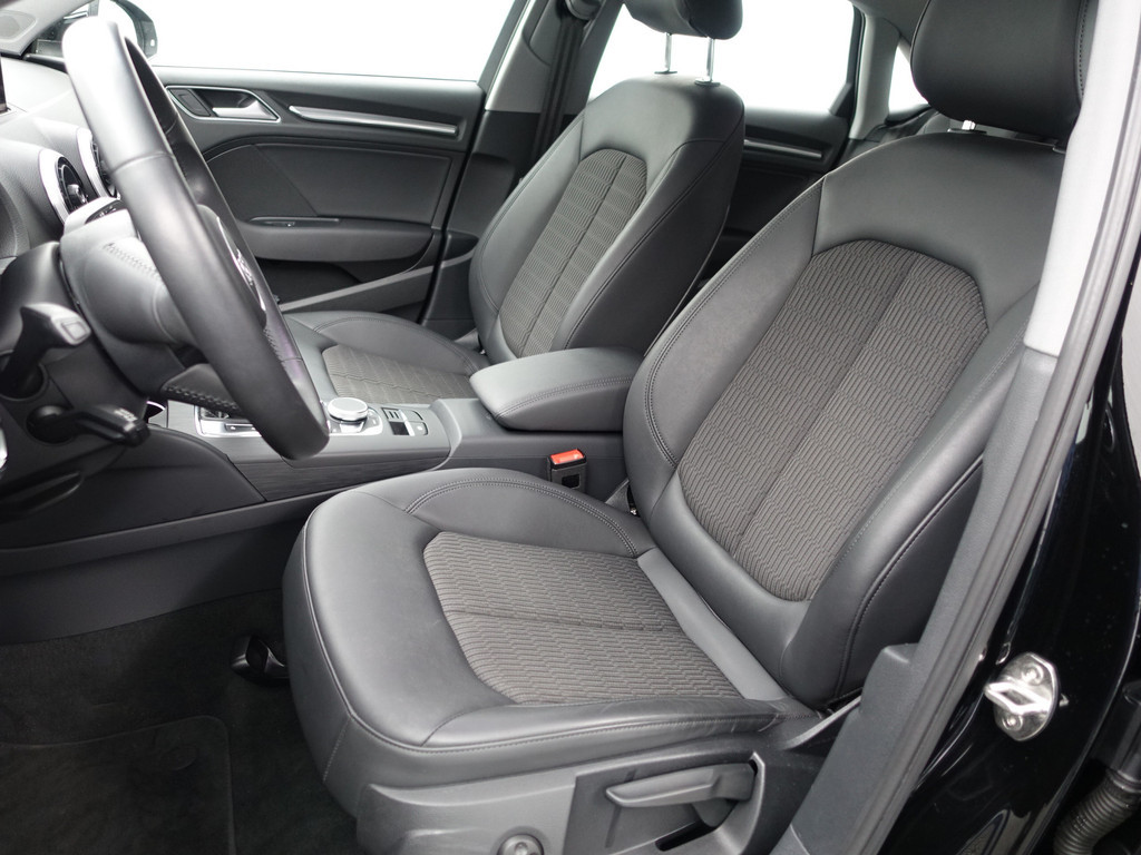 
								Audi A3 Limousine 30 TFSI Pro Line S Aut- Virtual Cockpit, Ada Cruise, Xenon Led, Keyless, Park Assist, Sfeerverlichting vol									