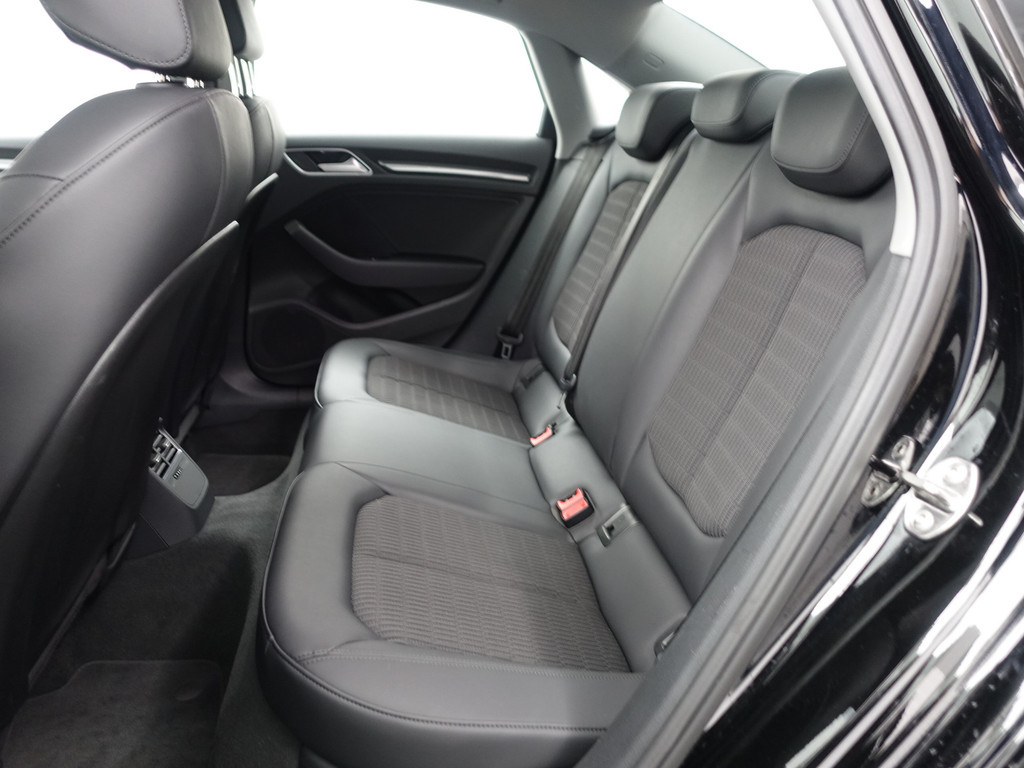 
								Audi A3 Limousine 30 TFSI Pro Line S Aut- Virtual Cockpit, Ada Cruise, Xenon Led, Keyless, Park Assist, Sfeerverlichting vol									