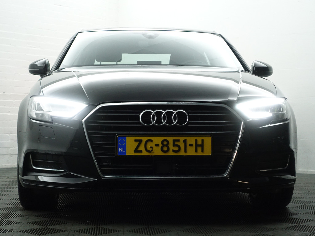 
								Audi A3 Limousine 30 TFSI Pro Line S Aut- Virtual Cockpit, Ada Cruise, Xenon Led, Keyless, Park Assist, Sfeerverlichting vol									