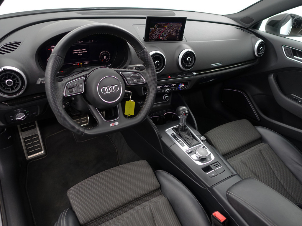 
								Audi A3 Sportback 35 TFSI S Black Optic Aut- Panodak, Bang Olufsen, Carbon, Virtual cockpit, Xenon Led, Ada Cruise, Sfeerverlichting, vol									