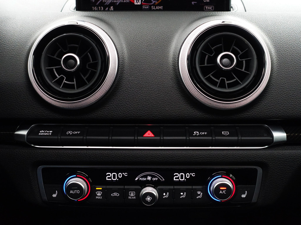 
								Audi A3 Sportback 35 TFSI S Black Optic Aut- Panodak, Bang Olufsen, Carbon, Virtual cockpit, Xenon Led, Ada Cruise, Sfeerverlichting, vol									