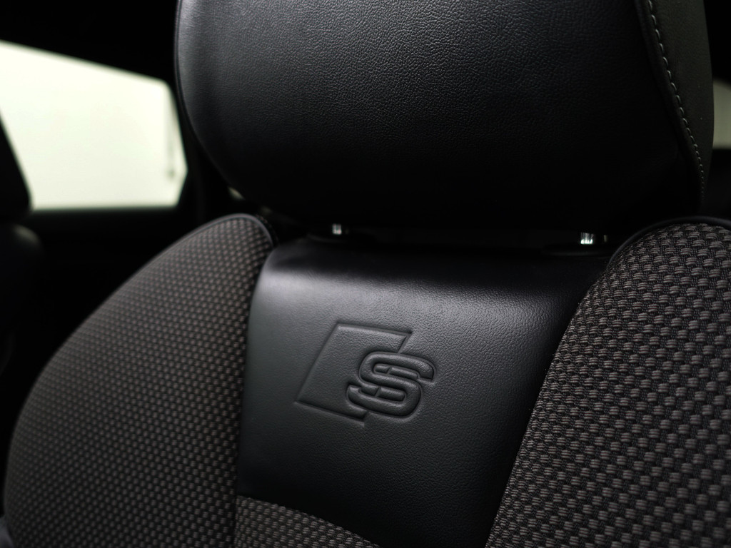 
								Audi A3 Sportback 35 TFSI S Black Optic Aut- Panodak, Bang Olufsen, Carbon, Virtual cockpit, Xenon Led, Ada Cruise, Sfeerverlichting, vol									